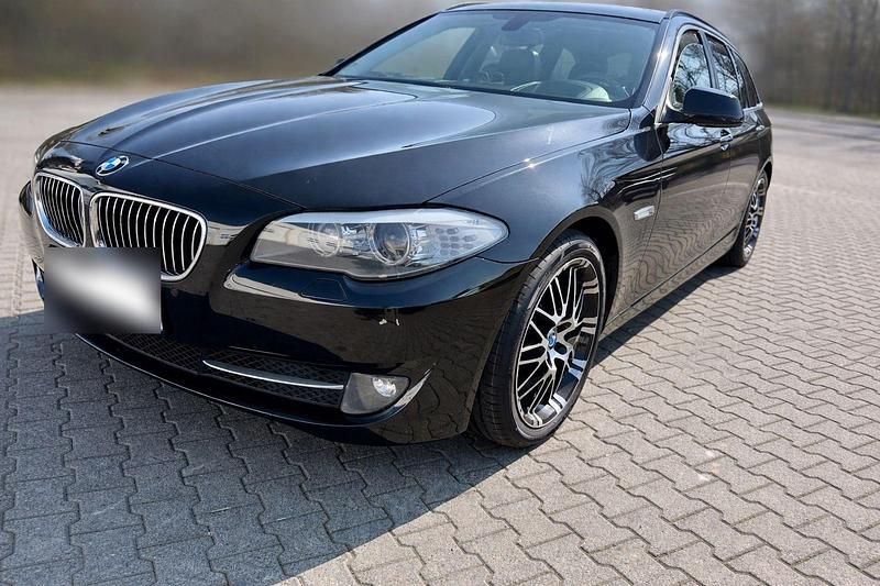 Gebraucht BMW 530 258 PS (189 kW) 2012 Schwarz Limousine