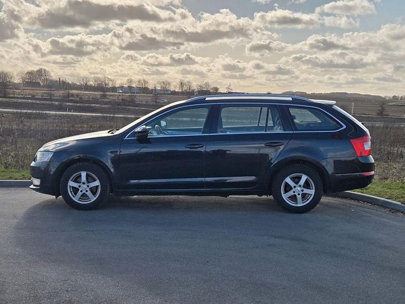 Gebraucht Skoda Octavia Style 110 PS (80 kW) 2017 Schwarz Kombi