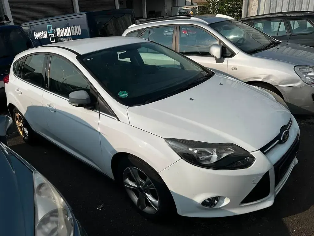 Gebraucht Ford Focus Champions Edition 150 PS (110 kW) 2012 Weiß Limousine