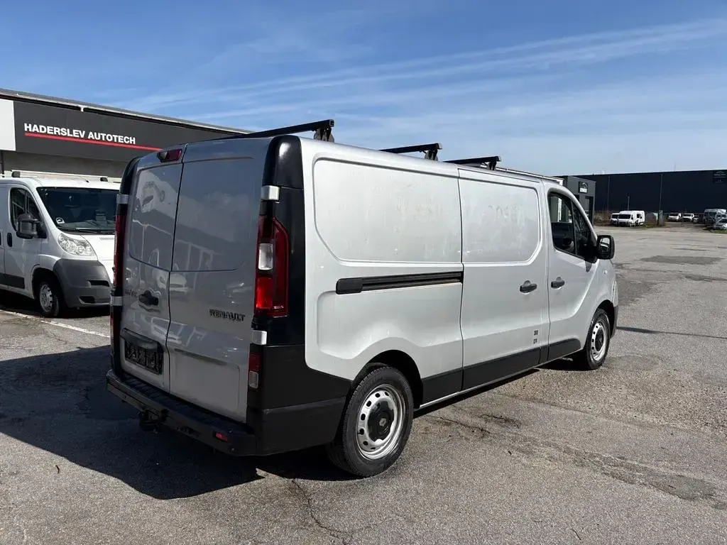 Brugt Renault Trafic 2015 Sølv MPV