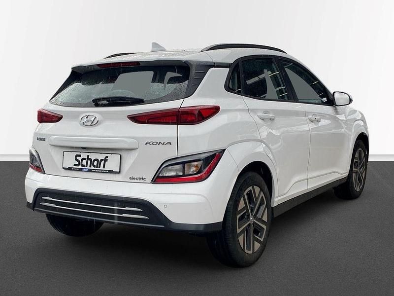 Gebraucht Hyundai Kona Select 100 kW (136 PS) 2022 Weiss SUV