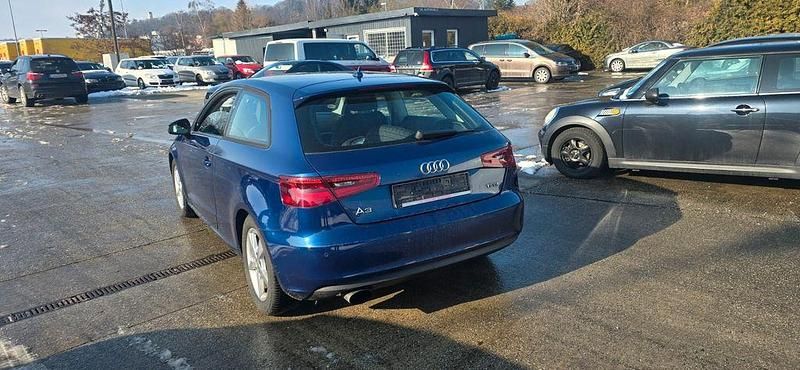Gebraucht Audi A3 Ambition 122 PS (89 kW) 2013 Blau Limousine