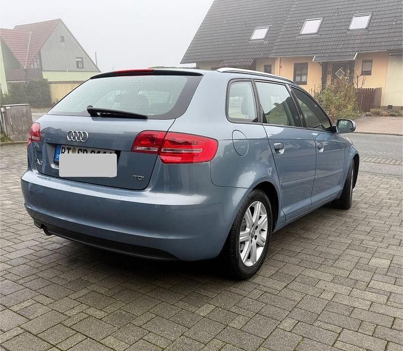 Gebraucht Audi A3 Sport 105 PS (77 kW) 2010 Blau Kleinwagen