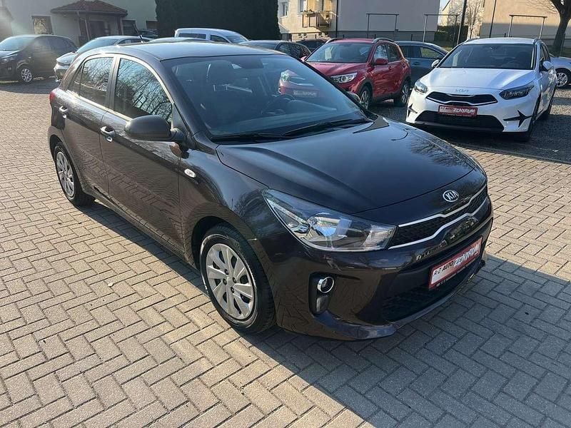 Gebraucht Kia Rio 84 PS (61 kW) 2017 (sen) sienna brown m Kleinwagen