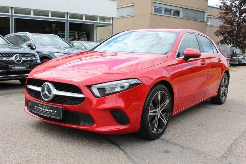 Rot Gebraucht 2018 Mercedes A180 Progressive Limousine | 18.900 € (Fairer Preis) - Bild 1/4