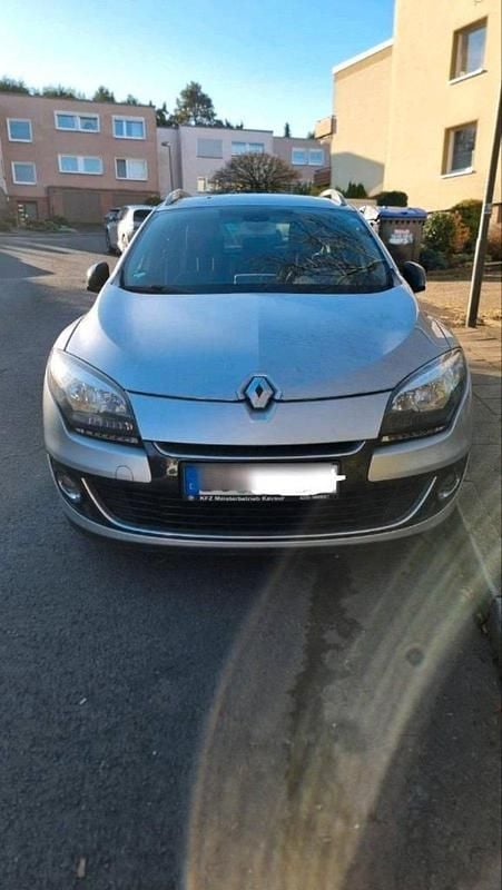 Gebraucht Renault Mégane GrandTour Bose Edition 116 PS (85 kW) 2013 Silber Kombi