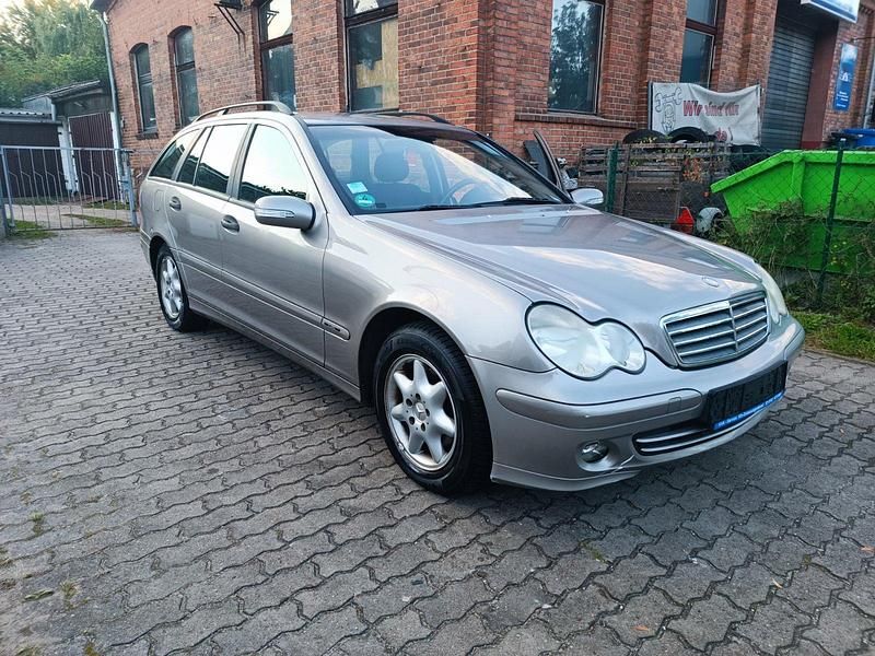 Silber Gebraucht 2004 Mercedes C220 Kombi | 2.500 € (Fairer Preis) - Bild 1/4