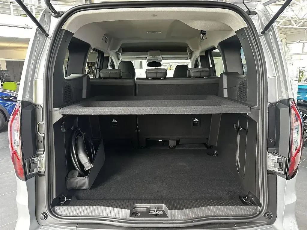 Neu Renault Kangoo Komfort 50 kW (69 PS) 2026 Grau Van / Kleinbus