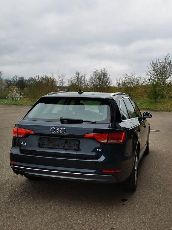 Gebraucht Audi A4 Sport 190 PS (139 kW) 2017 Blau Kombi