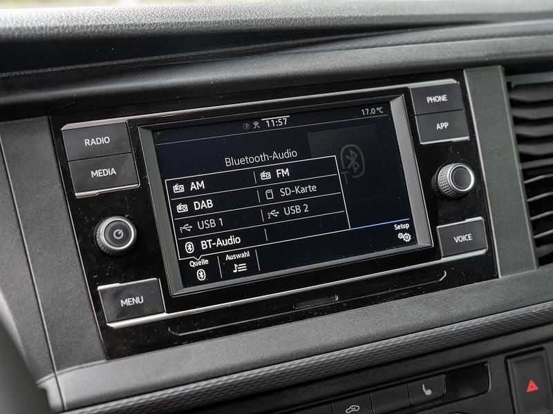 Gebraucht VW T6.1 110 PS (80 kW) 2024 Weiß Van