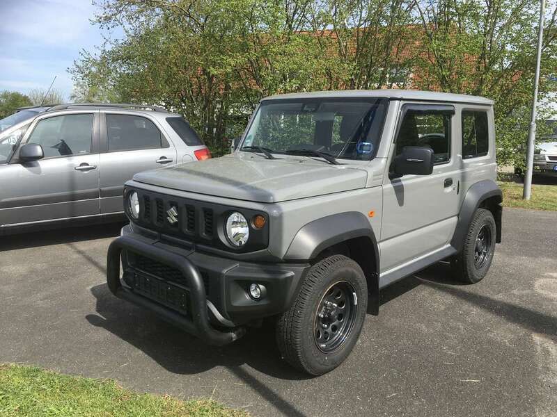 Grau Gebraucht 2019 Suzuki Jimny Comfort SUV | 28.900 € (Fairer Preis) - Bild 1/4
