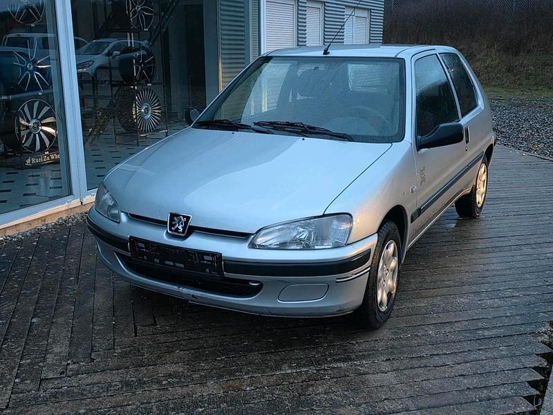 Gebraucht Peugeot 106 60 PS (44 kW) 2003 Silber Kleinwagen