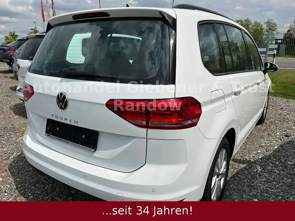 Gebraucht VW Touran Comfortline 150 PS (110 kW) 2023 Weiß Van / Kleinbus