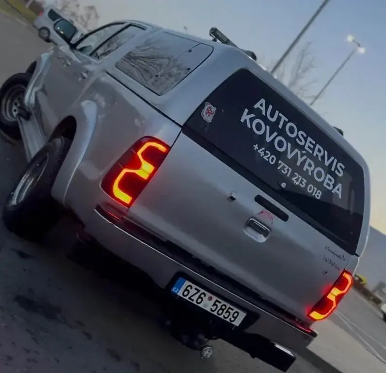 Gebraucht Toyota HiLux 171 PS (125 kW) 2014 Silber Pickup