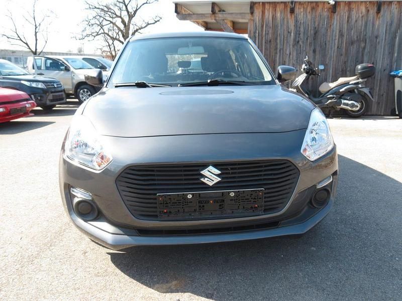 Gebraucht Suzuki Swift 90 PS (66 kW) 2019 Grau Kleinwagen