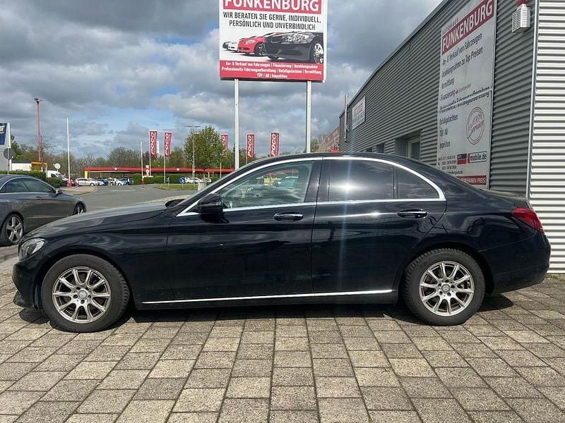 Gebraucht Mercedes C180 116 PS (85 kW) 2016 Schwarz Limousine