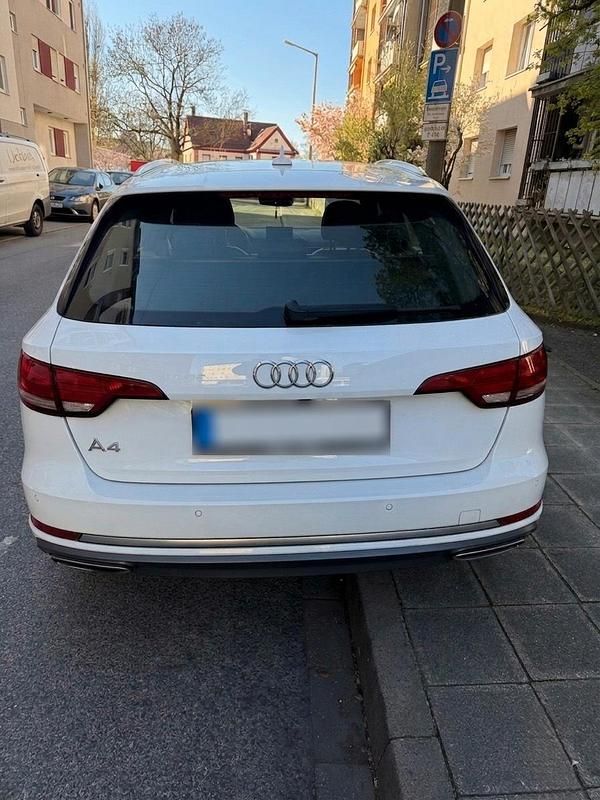 Gebraucht Audi A4 S-Line 150 PS (110 kW) 2019 Weiß Kombi