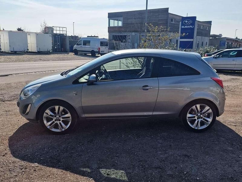 Gebraucht Opel Corsa 87 PS (63 kW) 2012 Silbersee/perl silber (m2) Kleinwagen