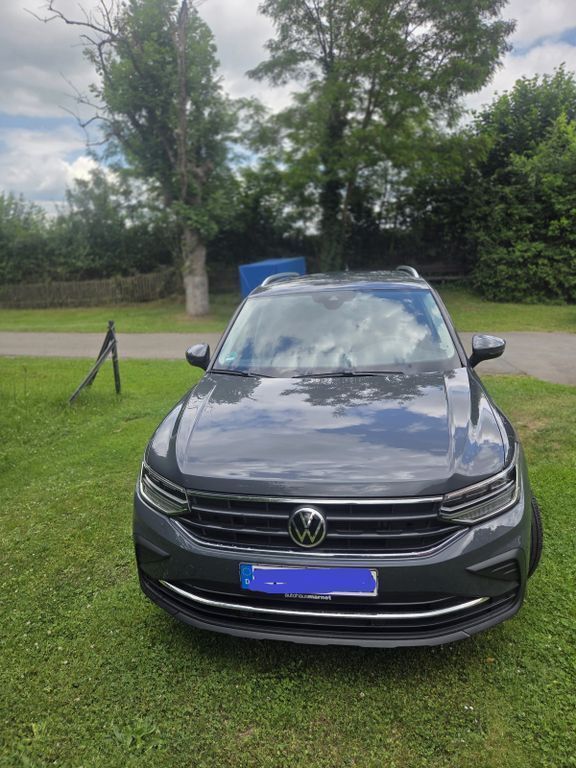 Grau Gebraucht 2021 VW Tiguan United SUV | 23.500 € (Fairer Preis) - Bild 1/4