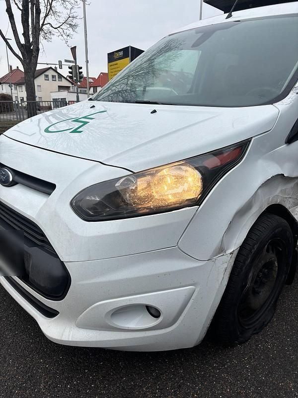 Second-hand Ford Transit Connect 101 CP (74 kW) 2018 Alb Monovolum