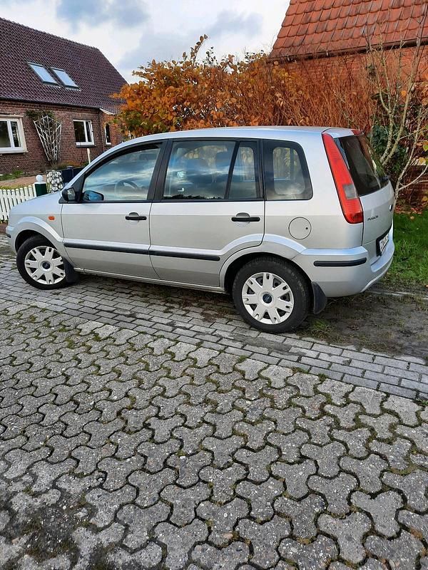 Grau Gebraucht 2005 Ford Fusion Kombi | 1.750 € (Fairer Preis) - Bild 1/4