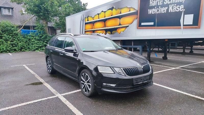 Schwarz Gebraucht 2019 Skoda Octavia Soleil Kombi | 8.500 € (Superpreis) - Bild 1/4