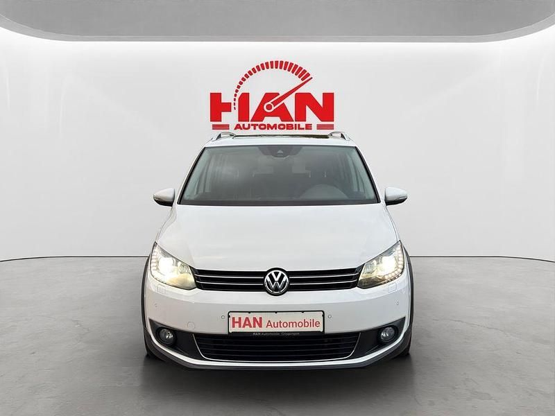 Weiß Gebraucht 2012 VW Touran Cross Van / Kleinbus | 9.990 € (Fairer Preis) - Bild 1/4