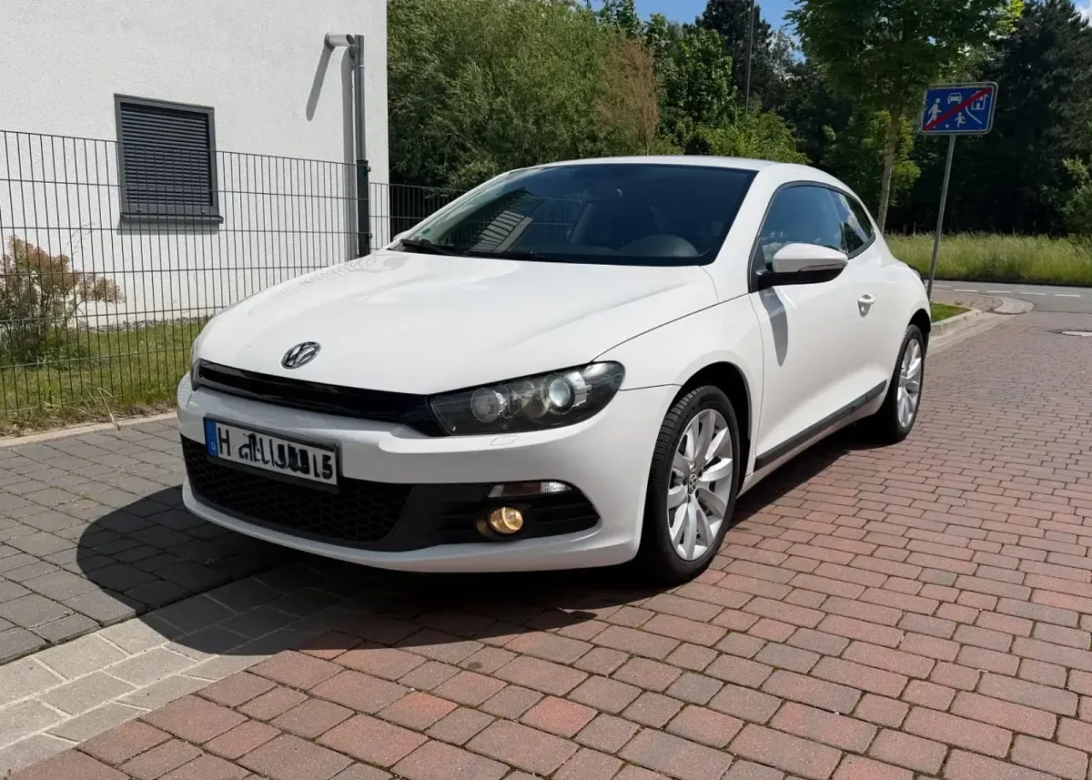 Gebraucht VW Scirocco 160 PS (117 kW) 2009 Weiß Coupé