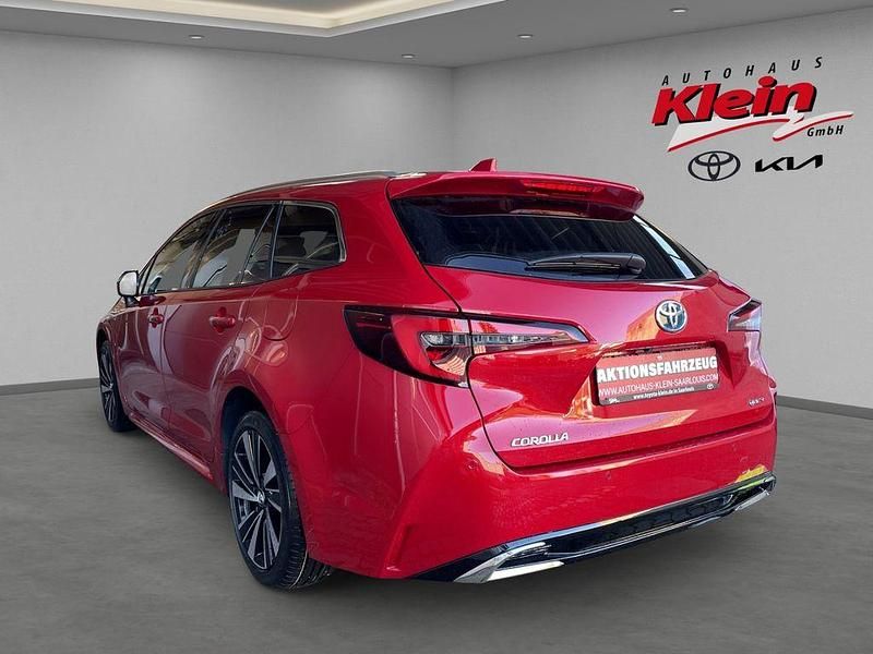 Neu Toyota Corolla 141 PS (103 kW) 2025 Rot Kombi