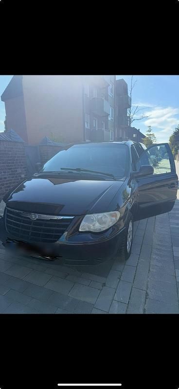 Schwarz Gebraucht 2007 Chrysler Grand Voyager Van / Kleinbus | 2.500 € (Etwas zu teuer) - Bild 1/4