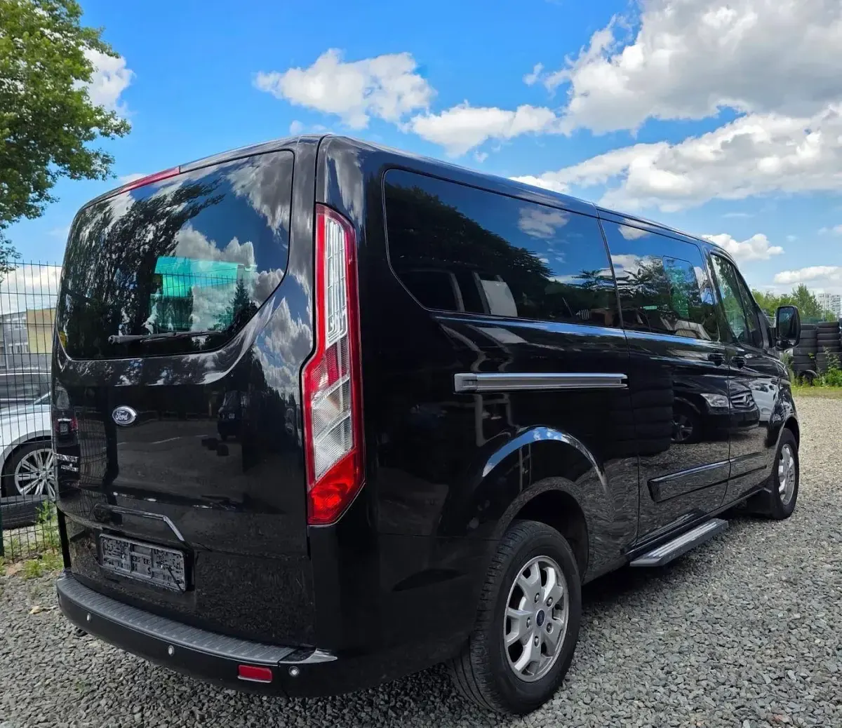 Gebraucht Ford Tourneo Titanium 155 PS (114 kW) 2014 Schwarz Van / Kleinbus