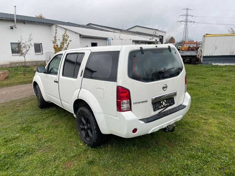 Gebraucht Nissan Pathfinder SE 190 PS (139 kW) 2011 Weiß SUV