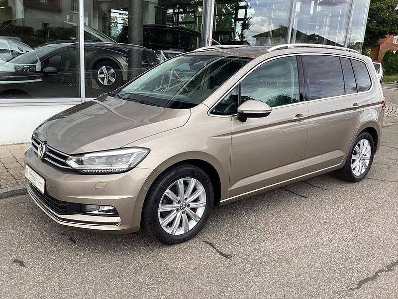 Titanium beige metallic Gebraucht 2015 VW Touran Highline Van / Kleinbus | 18.990 € (Etwas zu teuer) - Bild 1/4