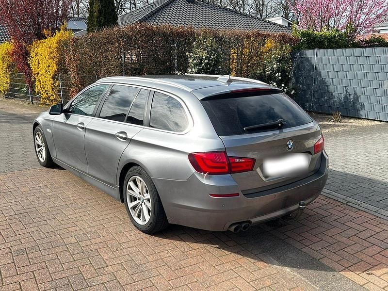 Gebraucht BMW 520 Sport Line 184 PS (135 kW) 2012 Grau Kombi