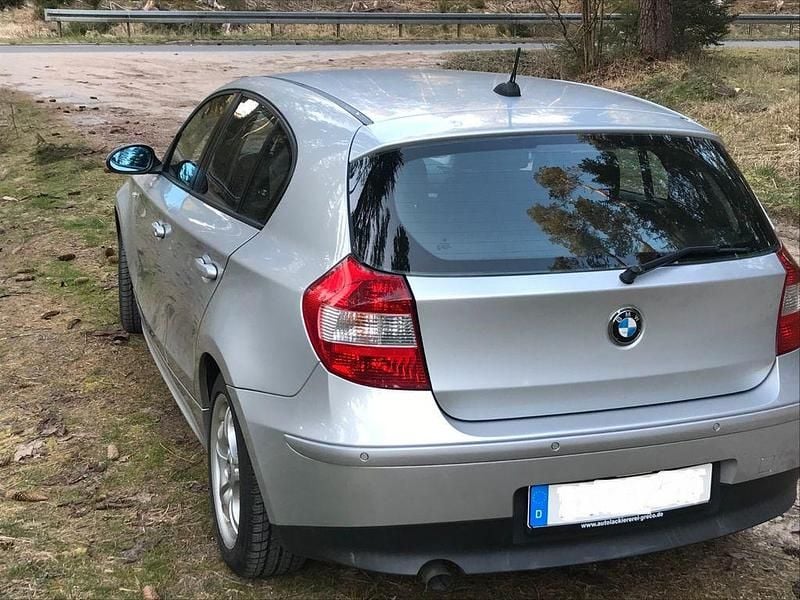 Gebraucht BMW 118 143 PS (105 kW) 2006 Silber Kleinwagen