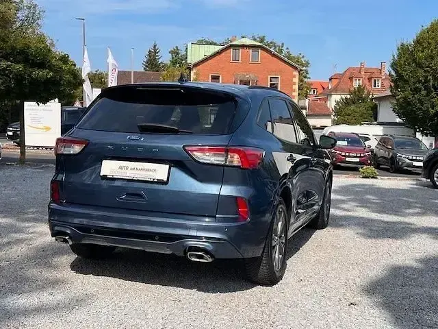 Usado Ford Kuga ST-Line 150 HP (110 kW) 2021 Azul SUV