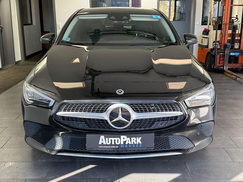 Gebraucht Mercedes CLA250e Progressive 160 PS (117 kW) 2022 Schwarz Limousine