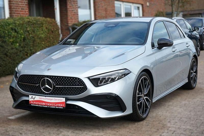 Silber Gebraucht 2025 Mercedes A200 AMG Limousine | 33.580 € (Fairer Preis) - Bild 1/4