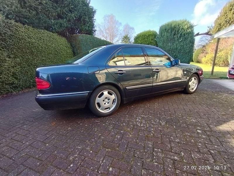 Brugt Mercedes E230 Elegance 150 HK (110 kW) 1996 Blå Sedan