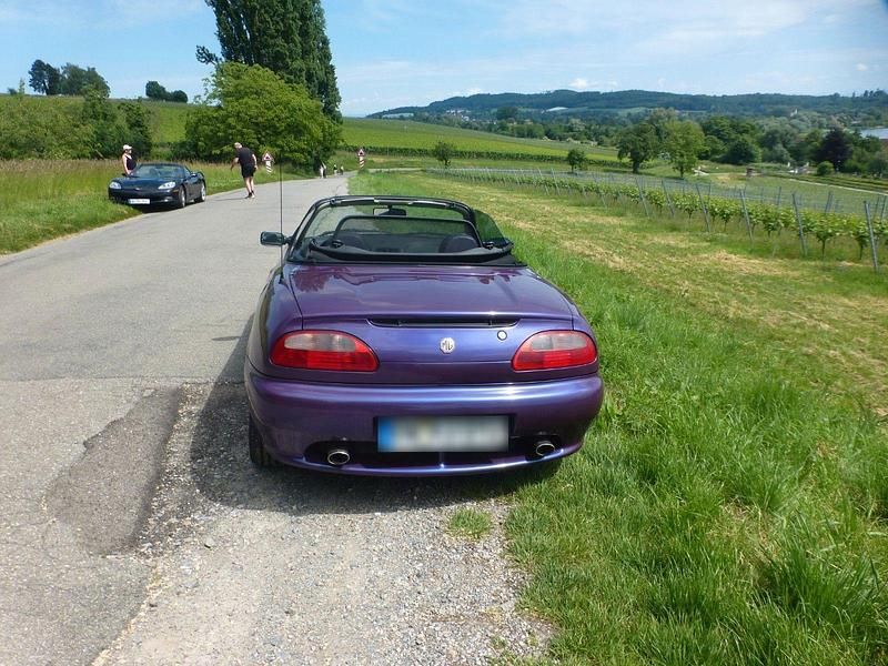 Używany MG F 120 KM (88 kW) 1996 Purpurowy Kabriolet
