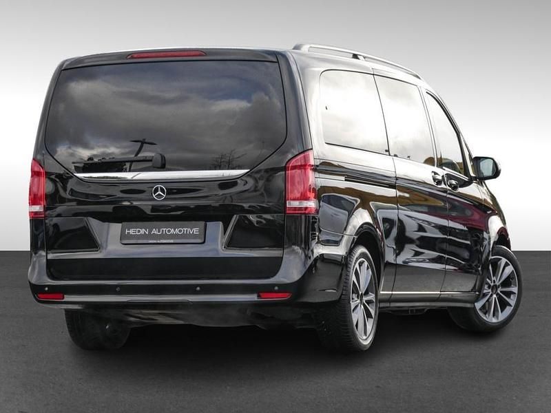 Gebraucht Mercedes V300 Avantgarde 237 PS (174 kW) 2024 Schwarz Van / Kleinbus
