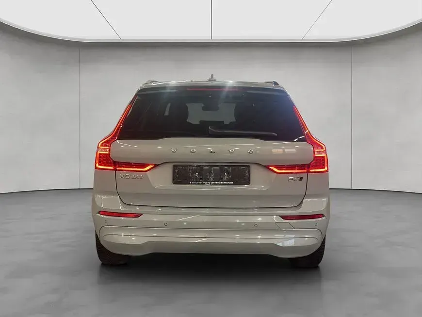Gebraucht Volvo XC60 Core 250 PS (183 kW) 2024 Grau SUV