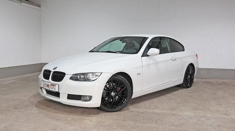 Weiß Gebraucht 2009 BMW 320 Performance Coupé | 5.900 € (Superpreis) - Bild 1/4
