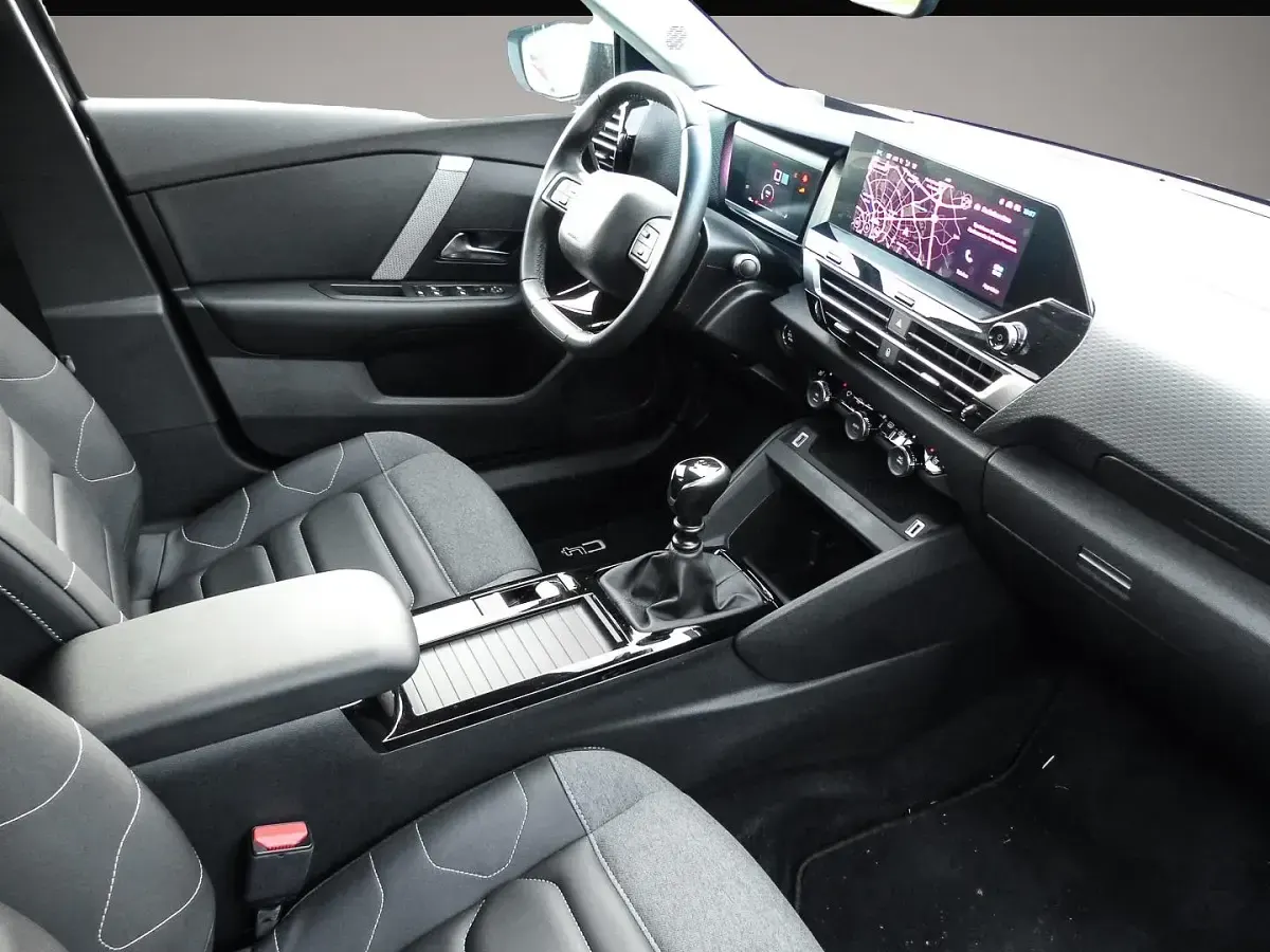 Gebraucht Citroën C4 Shine 131 PS (96 kW) 2023 Manufacturer SUV