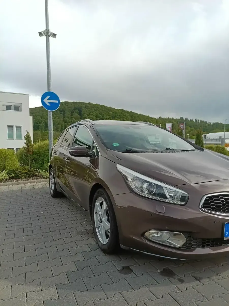 Gebraucht Kia Ceed Platinum Edition 136 PS (100 kW) 2015 Braun Kleinwagen