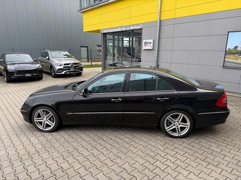 Gebraucht Mercedes E320 Avantgarde 224 PS (164 kW) 2006 Schwarz Limousine