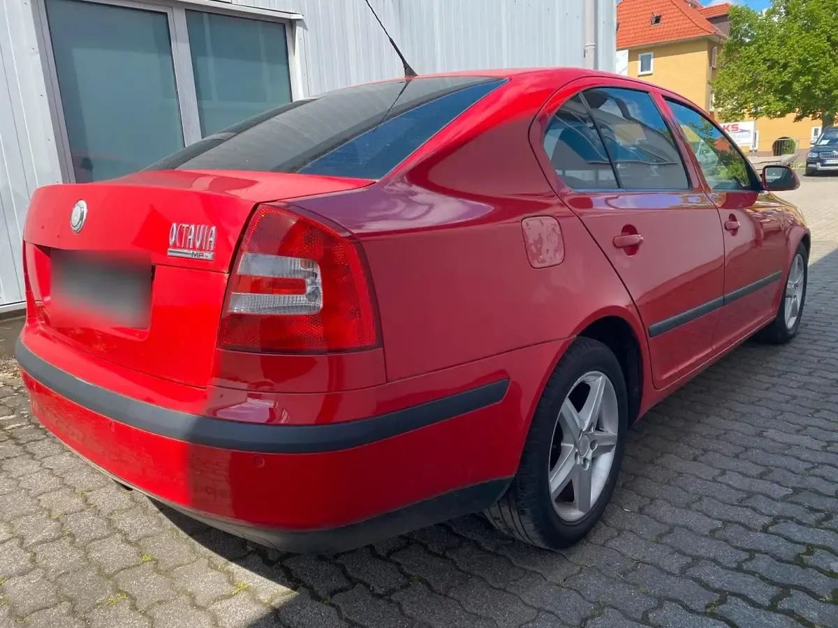 Używany Skoda Octavia 101 KM (74 kW) 2007 Czerwony Sedan/Limuzyna