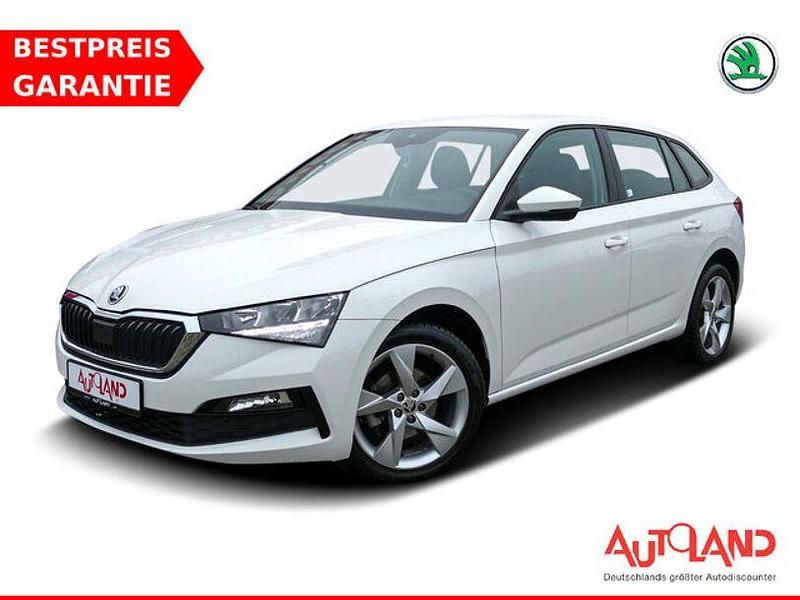 Weiß Gebraucht 2021 Skoda Scala Ambition Kleinwagen | 20.490 € (Etwas zu teuer) - Bild 1/4