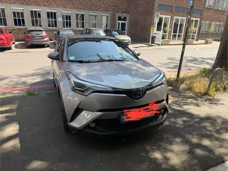 Grau Gebraucht 2016 Toyota C-HR Multidrive S SUV | 17.000 € - Bild 1/4