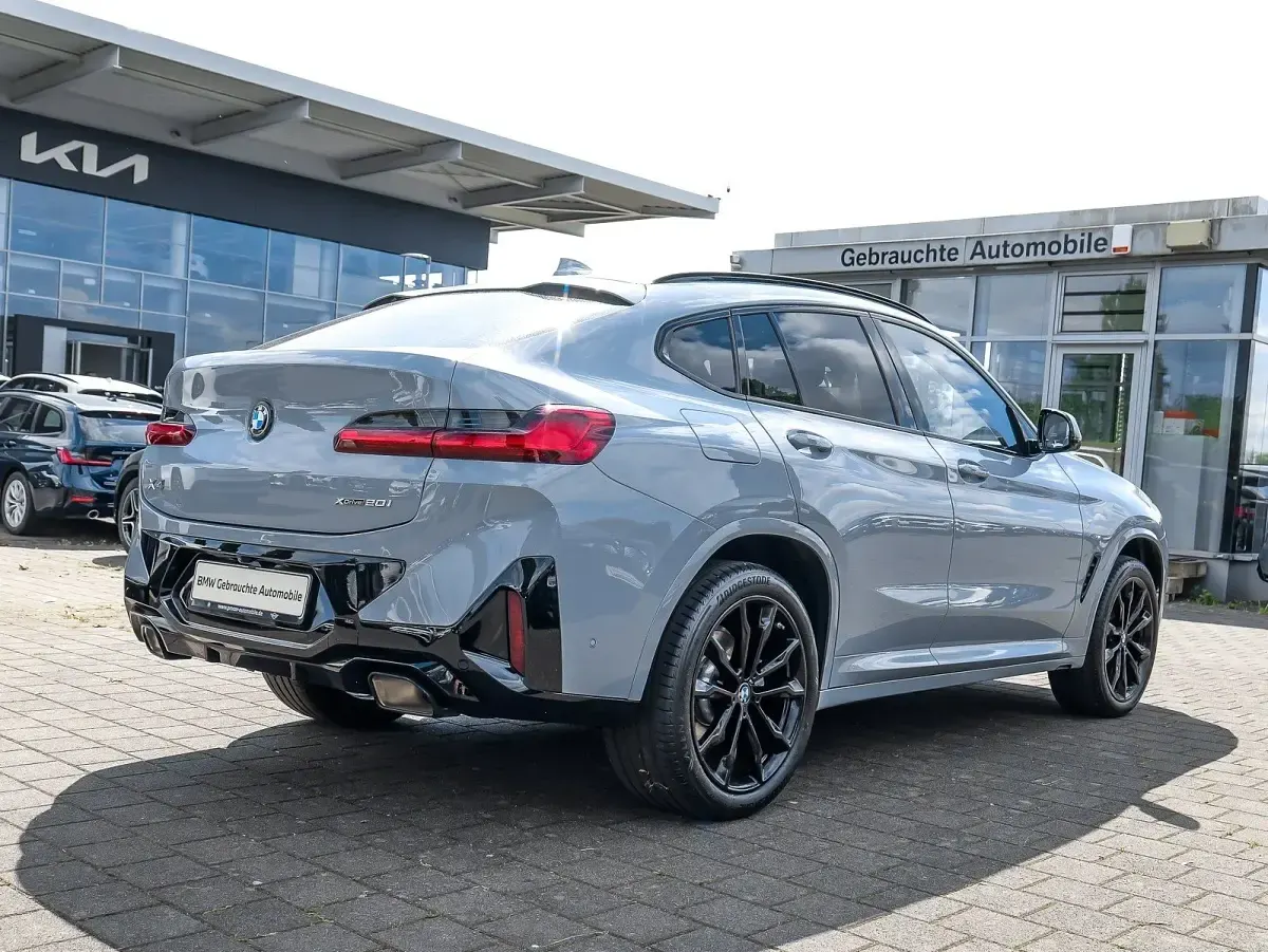 Gebraucht BMW X4 M Sport 184 PS (135 kW) 2023 Grau SUV